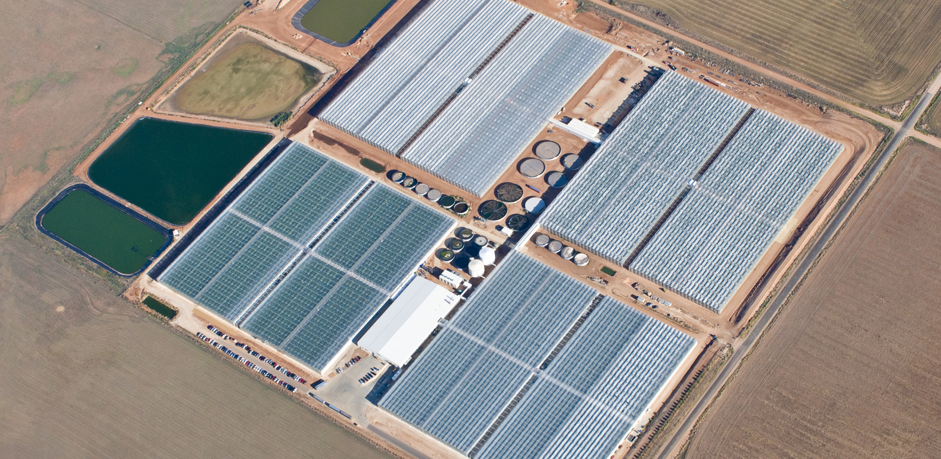 Aerial view of Dvineripe glasshouse built by Van der Hoeven in Australia - Life Cycle of a Greenhouse